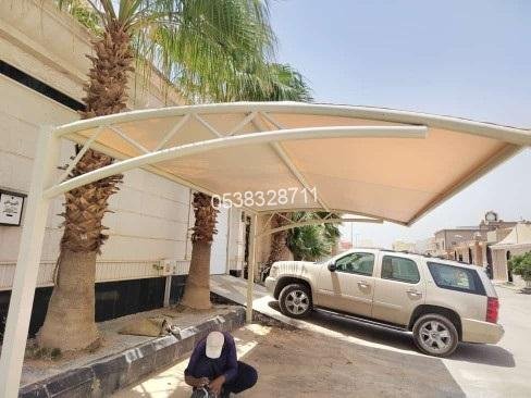 مظلات بولي إيثيلين خفيفة الوزن وسهلة التنظيف ومقاومة للعوامل الجوية
